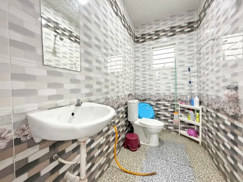 Rumah Teres 2 Tingkat untuk Dijual di Sepang (Selangor) - Nuraishah Binti Mohamed Azmi - Bathroom - PropertyGuru.com.my