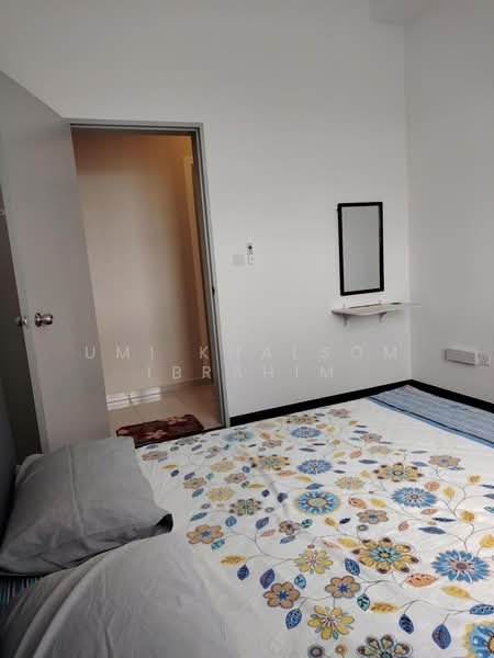 Service Residence for Rent at Ara Residence - Umi Khalsom Ibrahim - Bedroom - PropertyGuru.com.my