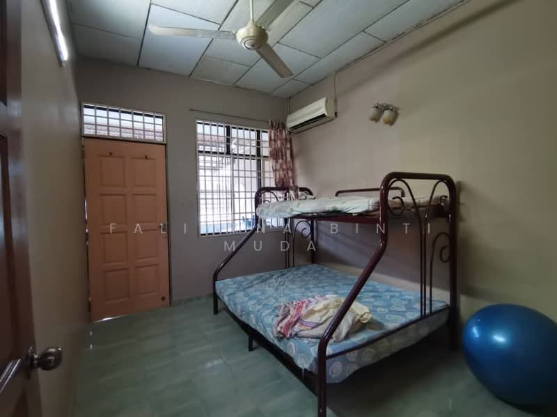2-storey Terraced House for Rent in Taman Sukaria (Butterworth) - Faliyana binti Muda - Bedroom - PropertyGuru.com.my