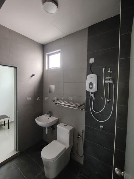 2-storey Terraced House for Rent in Kampung Sentosa Barat (Pasir Gudang) - Warren Tay - Bathroom - PropertyGuru.com.my