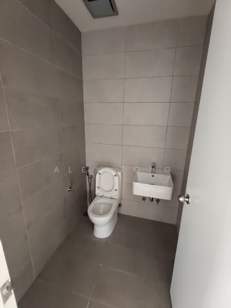 Semi-Detached House for Sale in Telok Panglima Garang (Selangor) - Alex Tong - Bathroom - PropertyGuru.com.my