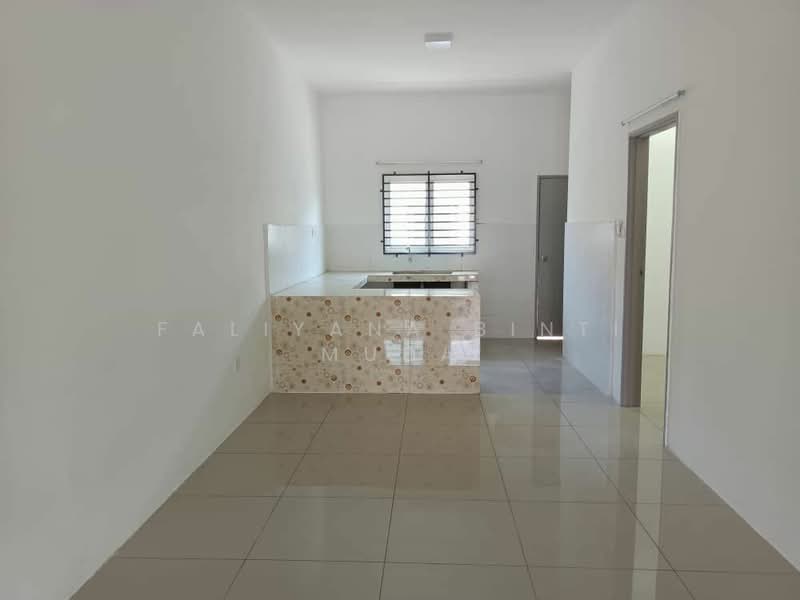 Rumah Teres 1 Tingkat untuk Dijual di Taman Seri Damai Perdana (Kuantan) - Faliyana binti Muda - Kitchen - PropertyGuru.com.my