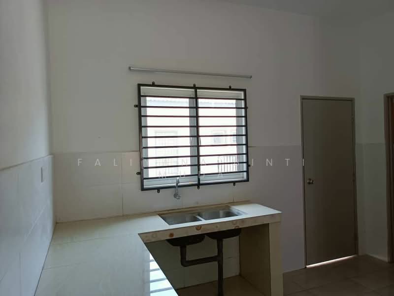 Rumah Teres 1 Tingkat untuk Dijual di Taman Seri Damai Perdana (Kuantan) - Faliyana binti Muda - Kitchen - PropertyGuru.com.my