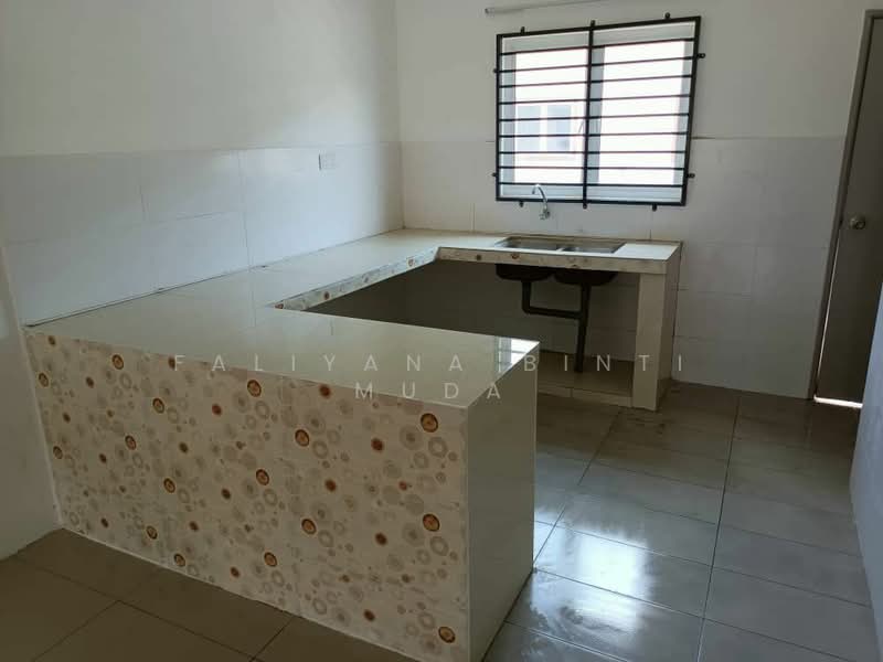 Rumah Teres 1 Tingkat untuk Dijual di Taman Seri Damai Perdana (Kuantan) - Faliyana binti Muda - Kitchen - PropertyGuru.com.my