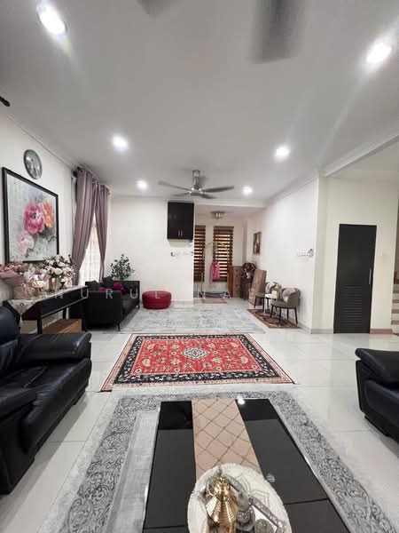 Rumah Berkembar untuk Dijual di Seksyen 6 (Bangi) - Nurul Naemah - Living Room - PropertyGuru.com.my