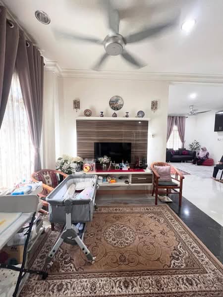 Rumah Berkembar untuk Dijual di Seksyen 6 (Bangi) - Nurul Naemah - Living Room - PropertyGuru.com.my