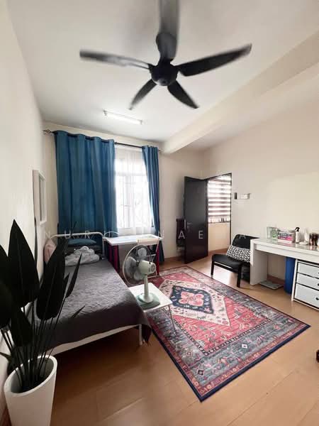 Rumah Berkembar untuk Dijual di Seksyen 6 (Bangi) - Nurul Naemah - Bedroom - PropertyGuru.com.my