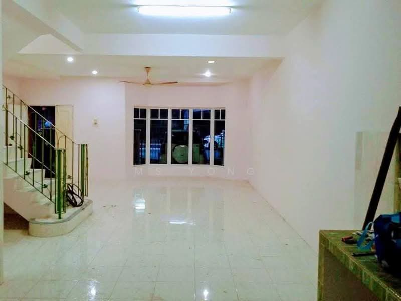 2.5-storey Terraced House for Rent in Ipoh (Perak) - Ms Yong - Living Room - PropertyGuru.com.my