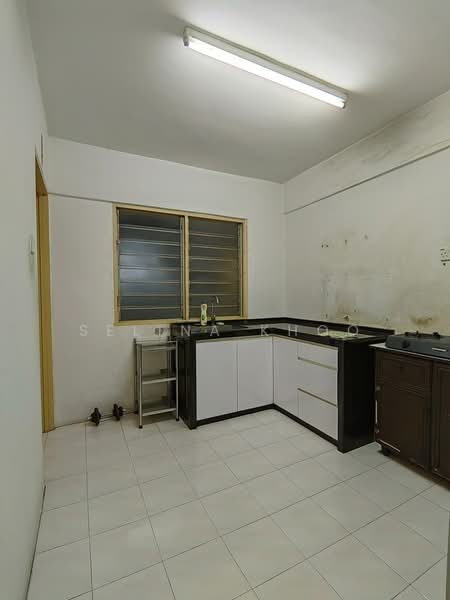 Pangsapuri untuk Disewa di Taman Pekaka Block 31 - Selina Khoo - Kitchen - PropertyGuru.com.my