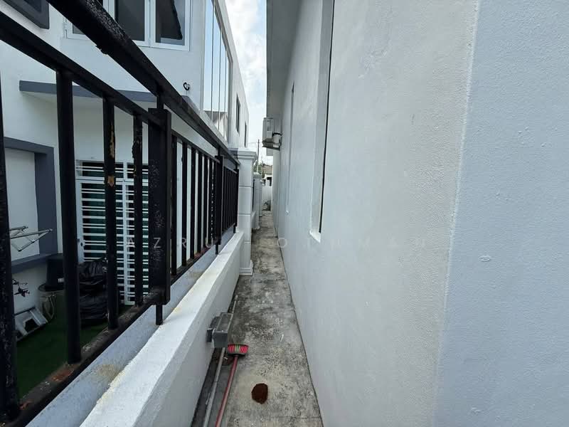 Rumah Teres 2 Tingkat untuk Dijual di Taman Muzaffar Heights (Bukit Katil) - Azrul Othman - Exterior - PropertyGuru.com.my