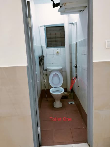 Pangsapuri untuk Dijual di Apartment Harmoni - Jane Lee - Bathroom - PropertyGuru.com.my