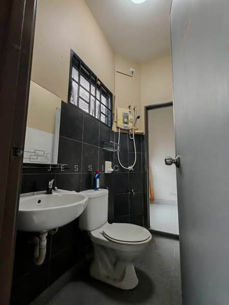 Rumah Teres 2 Tingkat untuk Disewa di Setia Tropika (Johor Bahru) - Jessica Ma - PropertyGuru.com.my