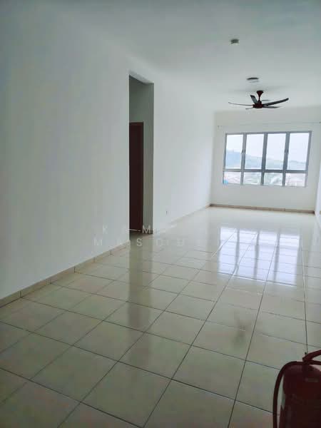 Pangsapuri untuk Dijual di Duta Perintis - Kamsol Mascuri - Living Room - PropertyGuru.com.my