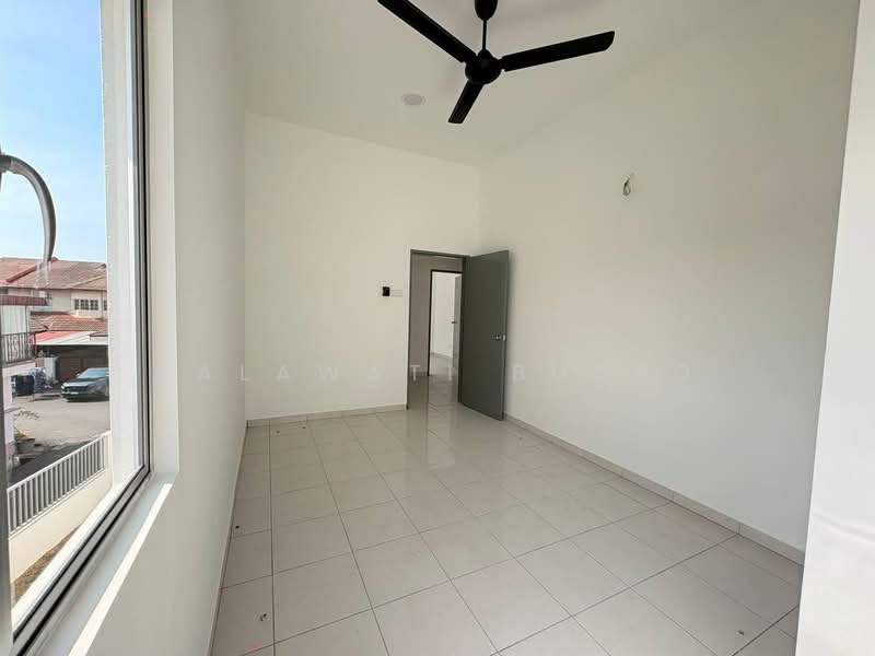 Rumah Teres 2 Tingkat untuk Disewa di Taman Sri Andalas (Klang) - Salawati Busro - Interior - PropertyGuru.com.my