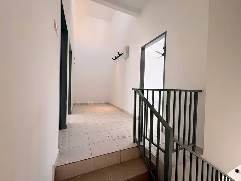 Rumah Teres 2 Tingkat untuk Disewa di Taman Sri Andalas (Klang) - Salawati Busro - Corridor - PropertyGuru.com.my