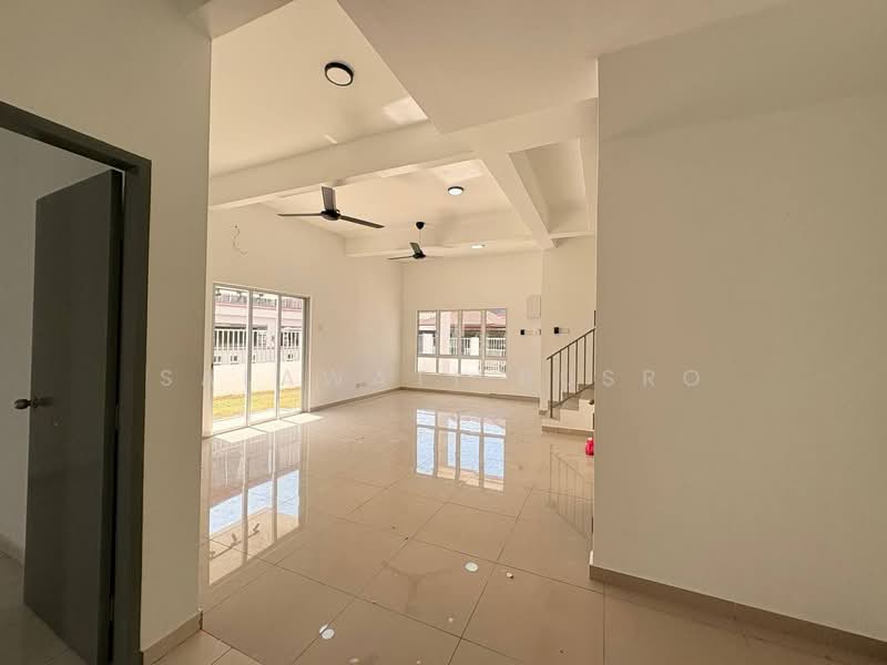 Rumah Teres 2 Tingkat untuk Disewa di Taman Sri Andalas (Klang) - Salawati Busro - Living Room - PropertyGuru.com.my