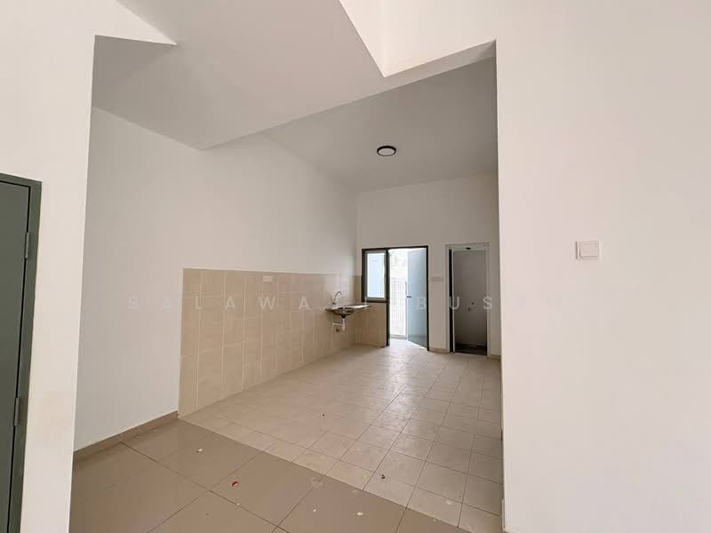 Rumah Teres 2 Tingkat untuk Disewa di Taman Sri Andalas (Klang) - Salawati Busro - Kitchen - PropertyGuru.com.my