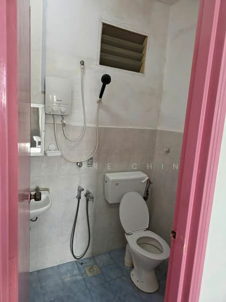 Pangsapuri untuk Disewa di Villa Krystal @ Bandar Selesa Jaya - Pierre Chin - Bathroom - PropertyGuru.com.my