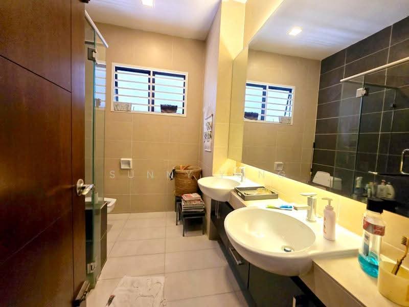 Terraced House for Sale in Bandar Puteri Puchong (Puchong) - SUNNY YONG - Bathroom - PropertyGuru.com.my