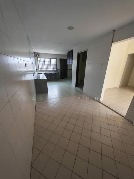 Rumah Teres 2 Tingkat untuk Dijual di Saleng (Senai) - Daniel Yong - Kitchen - PropertyGuru.com.my