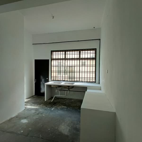 Shop for Rent in Taman Bestari Indah (Ulu Tiram) - Jessy Koh - Kitchen - PropertyGuru.com.my