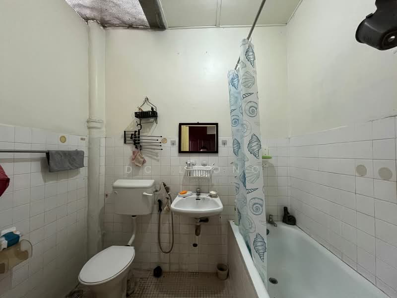 2-storey Terraced House for Rent in Ampang Jaya (Ampang) - DC Leong - Bathroom - PropertyGuru.com.my