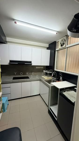 Condominium for Rent at The Zest @ Kinrara 9 - Yoke Leng Sew - Kitchen - PropertyGuru.com.my