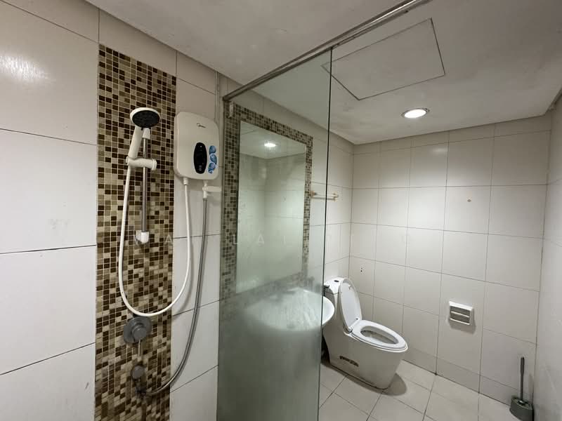 Servis Apartment untuk Dijual di Titiwangsa Sentral - Wai Lai Peng - Bathroom - PropertyGuru.com.my