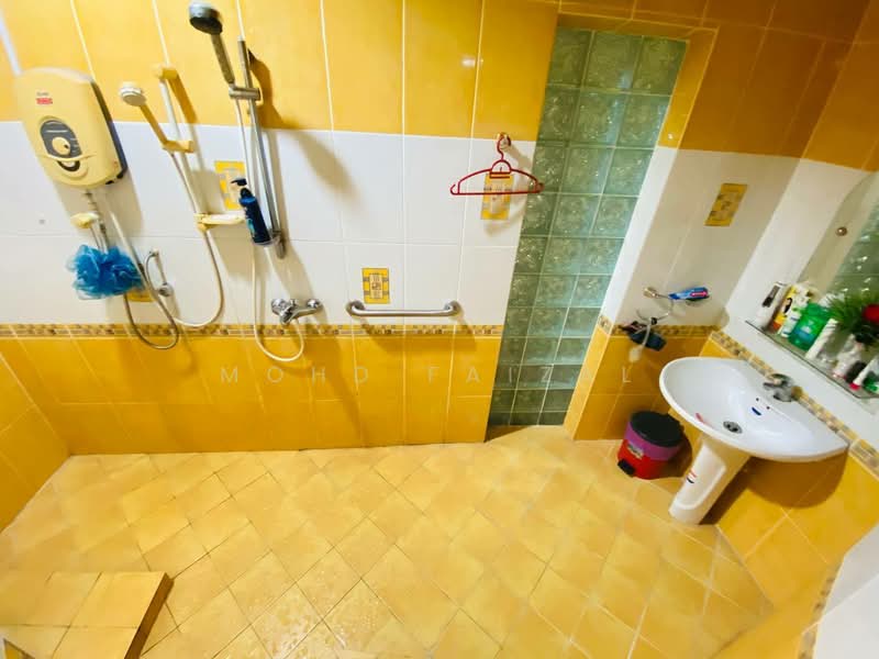 Bungalow for Sale in Shah Alam (Selangor) - Mohd Faizal - Bathroom - PropertyGuru.com.my