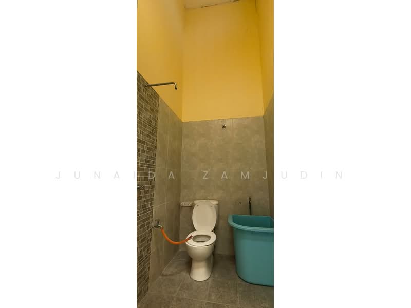 Rumah Teres 2-Tingkat untuk Dijual di Bandar Warisan Puteri (Ampangan) - Junaida Zamjudin - Bathroom - PropertyGuru.com.my