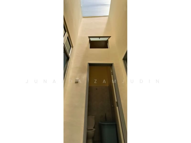 Rumah Teres 2-Tingkat untuk Dijual di Bandar Warisan Puteri (Ampangan) - Junaida Zamjudin - Bathroom - PropertyGuru.com.my