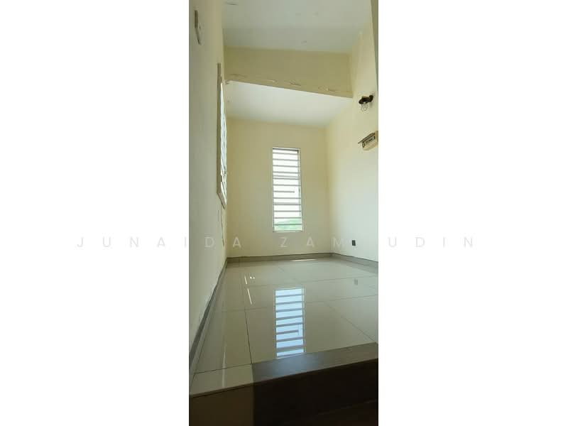 Rumah Teres 2-Tingkat untuk Dijual di Bandar Warisan Puteri (Ampangan) - Junaida Zamjudin - Interior - PropertyGuru.com.my