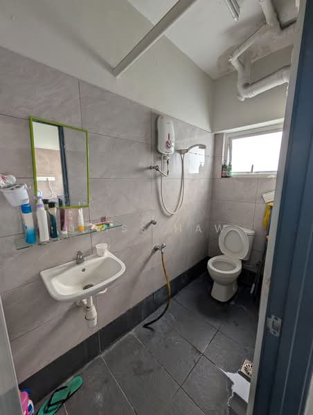 Rumah Flat untuk Disewa di Taman Connaught Flat (High Rise) - Cass Haw - Bathroom - PropertyGuru.com.my