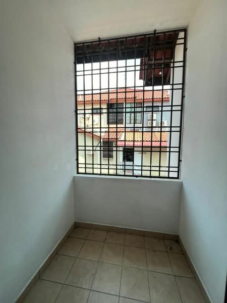 Rumah Teres 2 Tingkat untuk Disewa di Taman Sutera Utama (Skudai) - Jessy Koh - Balcony - PropertyGuru.com.my