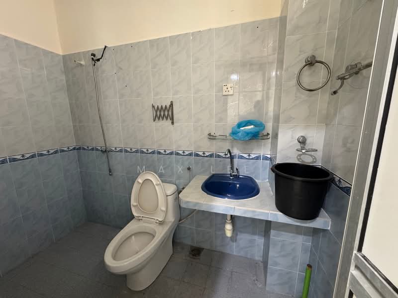 2-storey Terraced House for Sale in Bandar Mahkota Cheras (Cheras) - Max Lee - Bathroom - PropertyGuru.com.my