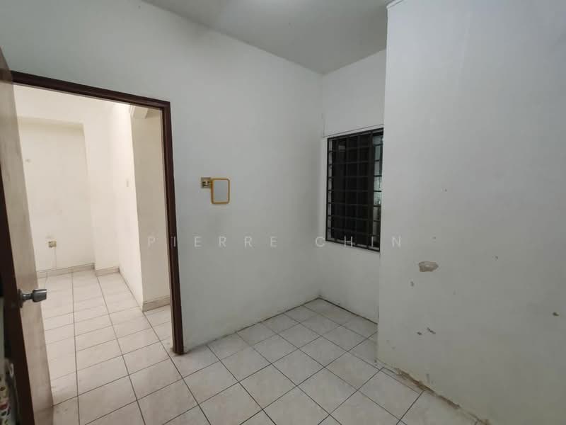 2-storey Terraced House for Sale in Taman Bukit Mewah (Tampoi) - Pierre Chin - Interior - PropertyGuru.com.my