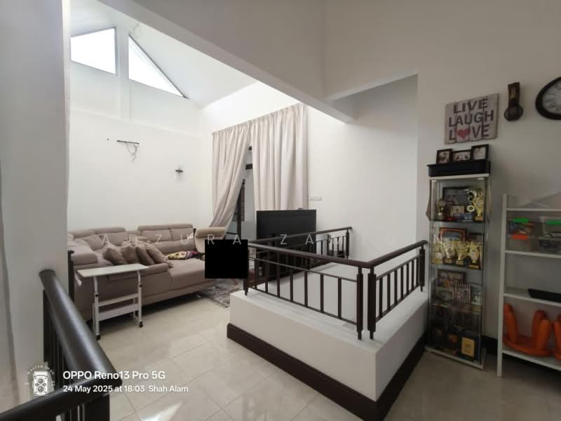 Rumah Banglo untuk Dijual di Bukit Jelutong (Shah Alam) - Adzura Zamedin - Living Room - PropertyGuru.com.my