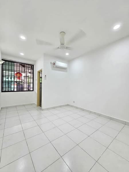 1.5-storey Terraced House for Sale in Taman Impian Emas (Skudai) - Anson Chua - Interior - PropertyGuru.com.my