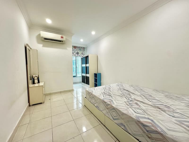 3-storey Terraced House for Sale in Kajang (Selangor) - Mahirah . - Bedroom - PropertyGuru.com.my