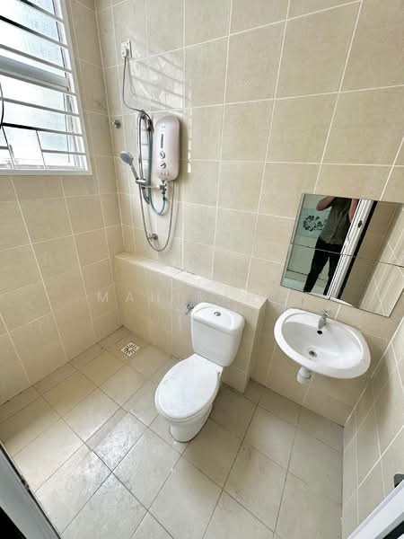 3-storey Terraced House for Sale in Kajang (Selangor) - Mahirah . - Bathroom - PropertyGuru.com.my