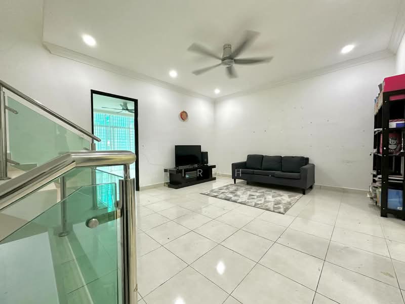 3-storey Terraced House for Sale in Kajang (Selangor) - Mahirah . - Living Room - PropertyGuru.com.my