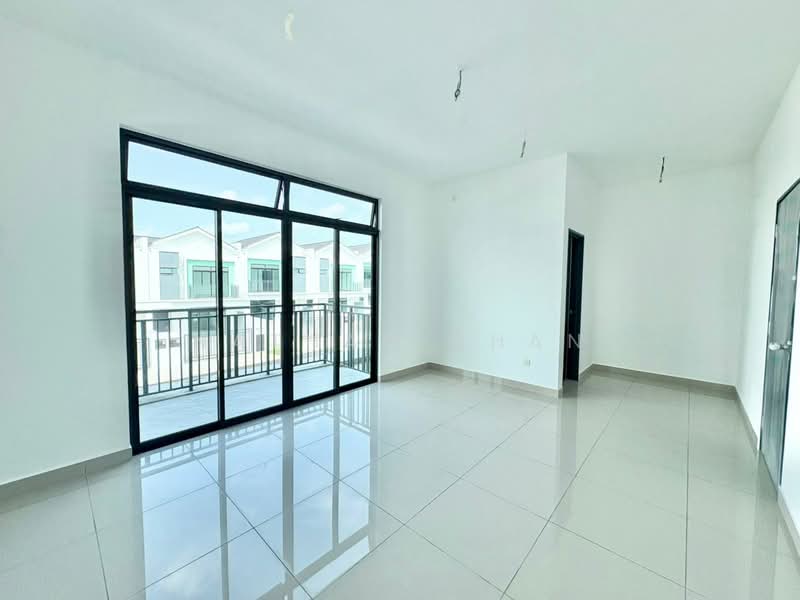 Rumah Teres 2 Tingkat untuk Dijual di Taman Austin Duta (Tebrau) - Nathan Chan - Living Room - PropertyGuru.com.my