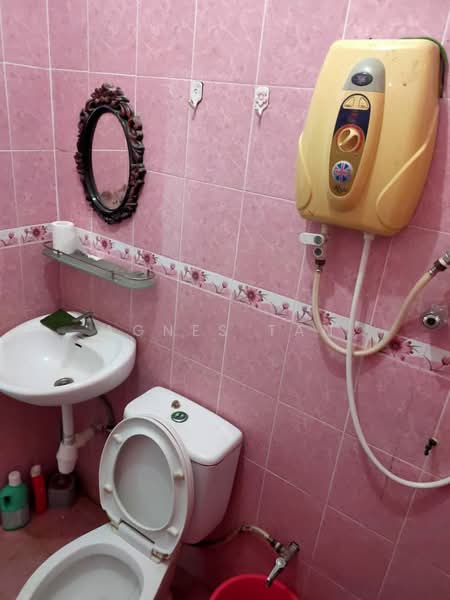 Rumah Teres 1 Tingkat untuk Disewa di Jalan Klang Lama (Old Klang Road) (Kuala Lumpur) - Agnes Tan - Bathroom - PropertyGuru.com.my