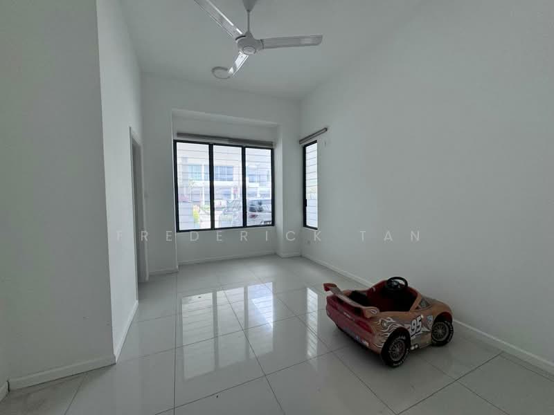 Townhouse for Sale in Sunway Spk (Kuala Lumpur) - Frederick Tan - Living Room - PropertyGuru.com.my
