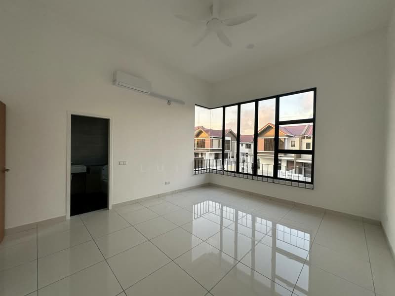 2-storey Terraced House for Rent in Johor Bahru (Johor) - Lui Lui - Master Bedroom - PropertyGuru.com.my