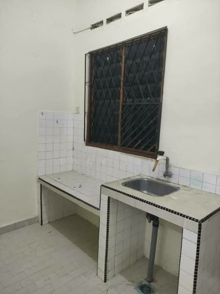 Rumah Teres 1 Tingkat untuk Disewa di Taman Daya (Johor Bahru) - Tony Lim - Kitchen - PropertyGuru.com.my