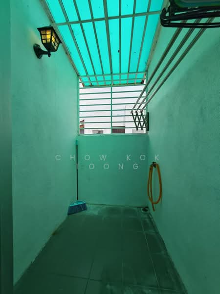 Rumah Bandar untuk Dijual di Puchong (Selangor) - Chow Kok Toong - Balcony - PropertyGuru.com.my
