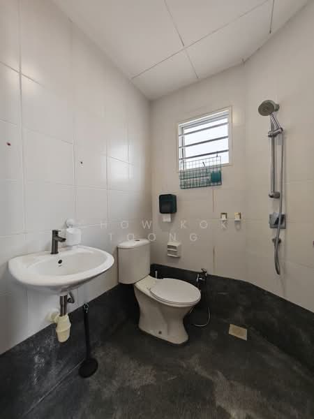 Rumah Bandar untuk Dijual di Puchong (Selangor) - Chow Kok Toong - Bathroom - PropertyGuru.com.my