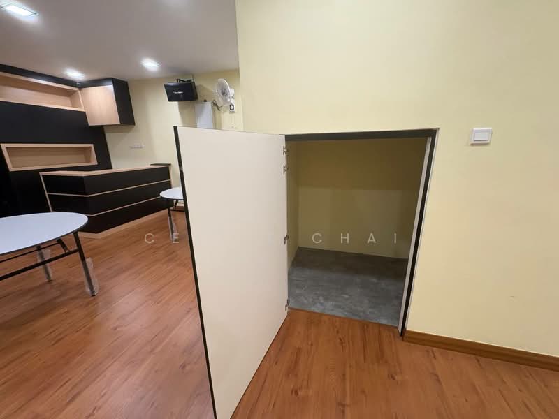 Shop / Office for Rent in Yong Peng (Johor) - Celine Chai - Interior - PropertyGuru.com.my