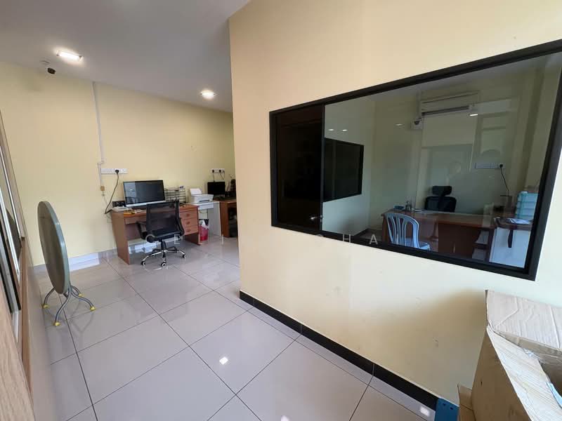 Shop / Office for Rent in Yong Peng (Johor) - Celine Chai - Interior - PropertyGuru.com.my
